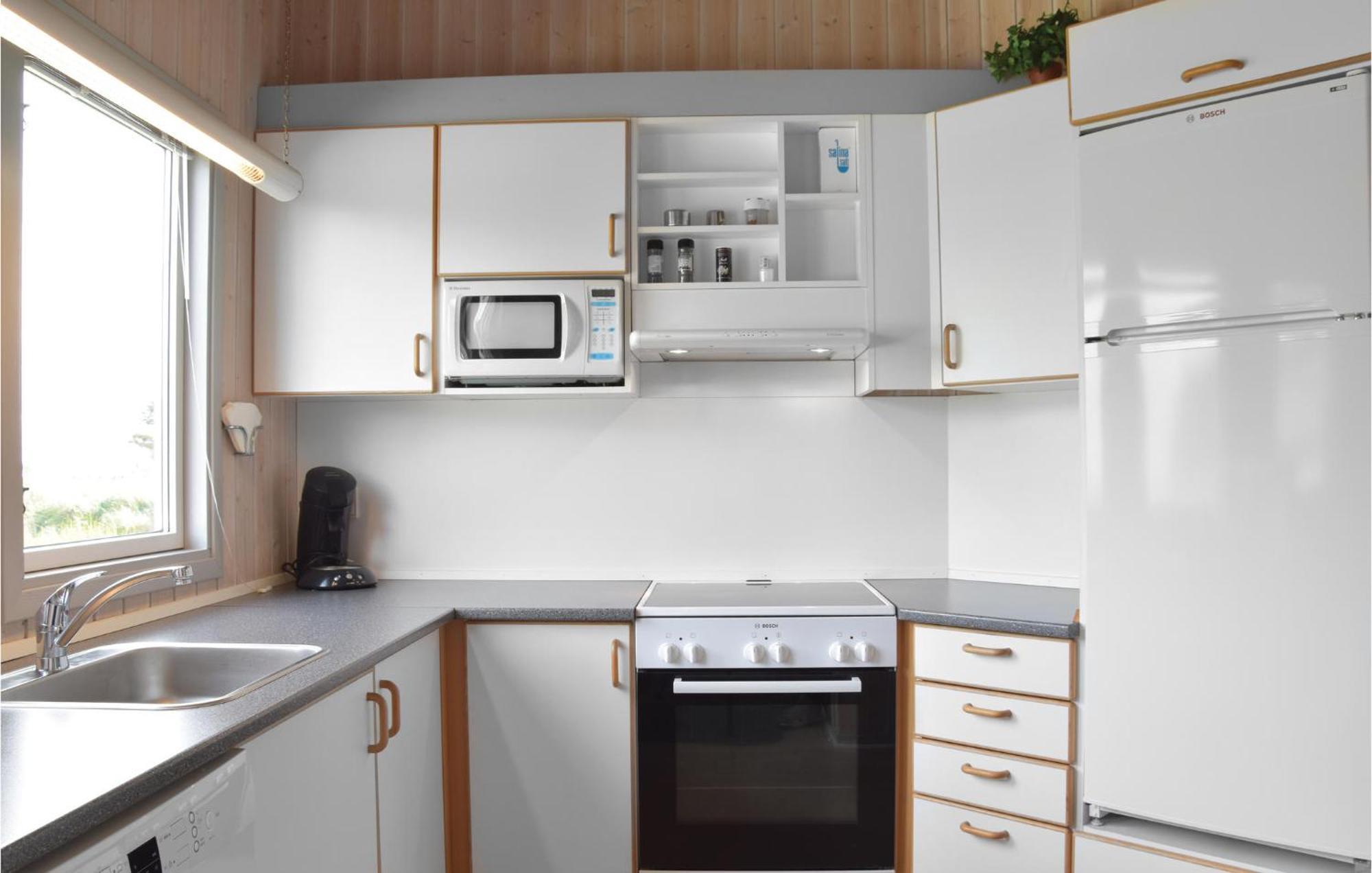 3 Bedroom Awesome Home In Hvide Sande Esterno foto