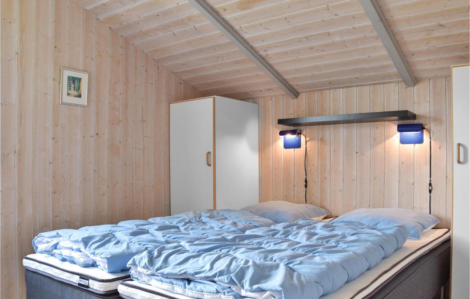 3 Bedroom Awesome Home In Hvide Sande Esterno foto
