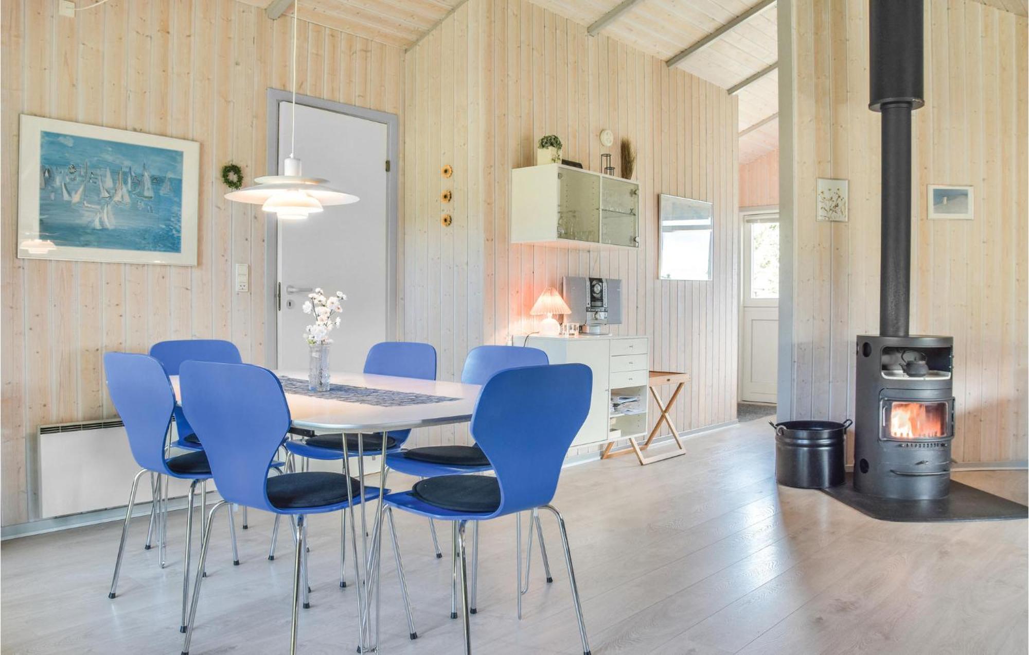 3 Bedroom Awesome Home In Hvide Sande Esterno foto