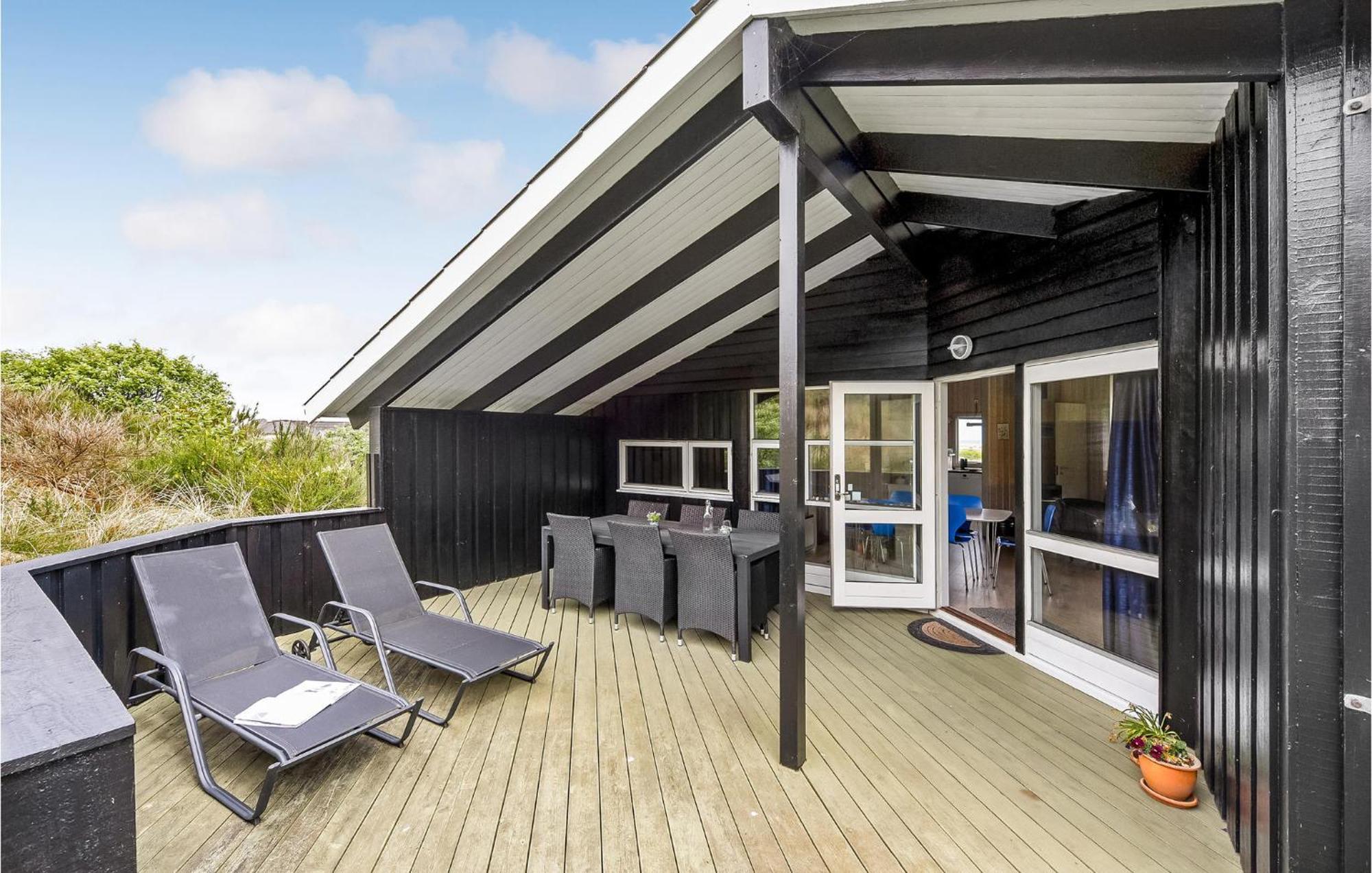 3 Bedroom Awesome Home In Hvide Sande Esterno foto